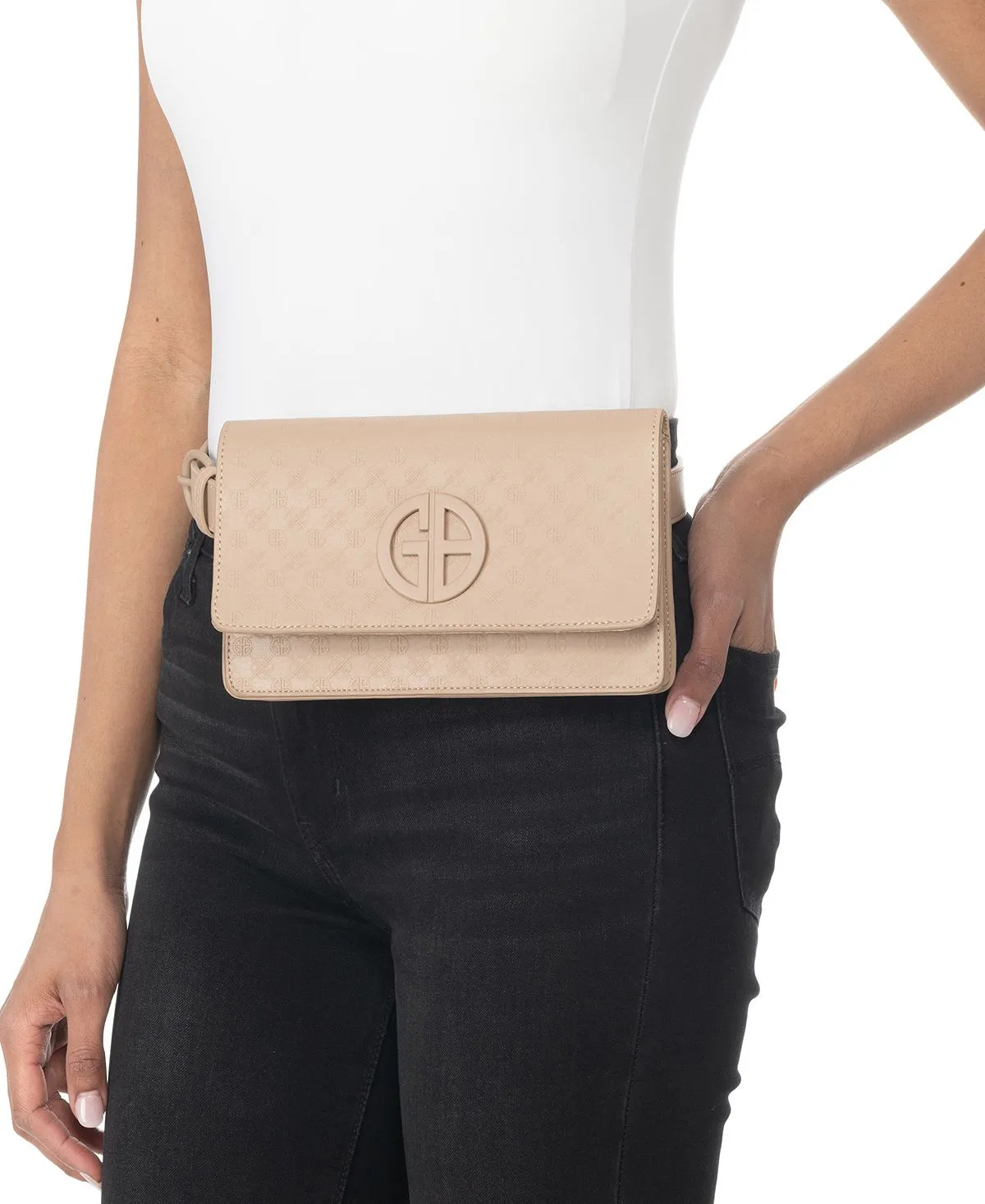 Belt bag with buckle and Giani Bernini logo